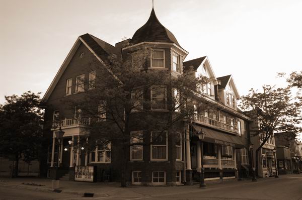 Holly Hotel Holly (newer photo)